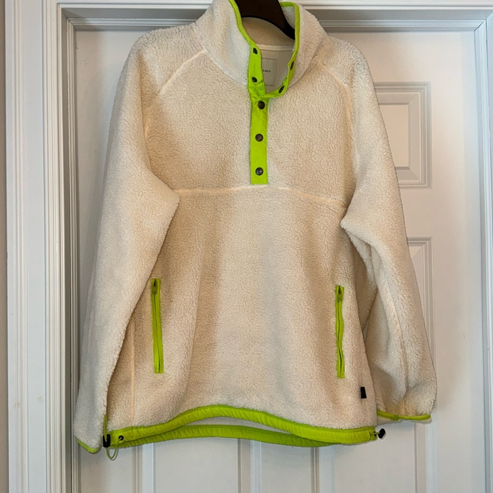 NWT American Eagle Outfitters 🦅  Sherpa pullover sweatshirt